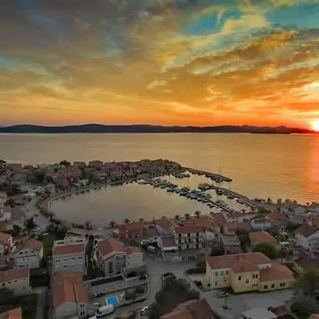 Lota Apartment Bibinje